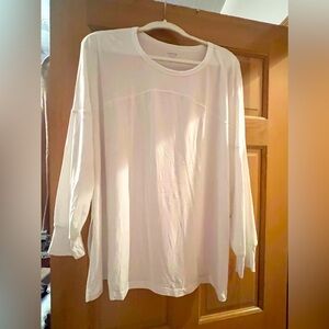 🤍OLD NAVY 🤍ACTIVE PETITE XL WHITE LONG SLEEVE